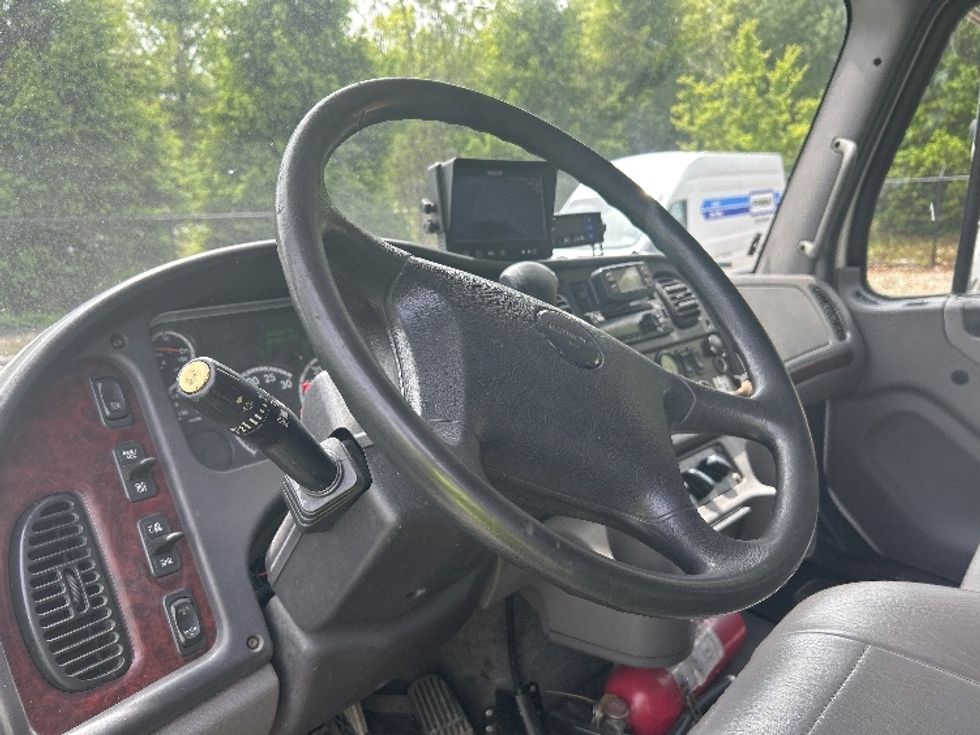 Refrigerated Truck-Light and Medium Duty Trucks-Freightliner-2020-M2-Londonderry-NH-178,201\n\t\tmiles-$ 43,250 - Image 17