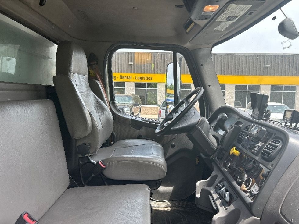 Refrigerated Truck-Light and Medium Duty Trucks-Freightliner-2020-M2-Londonderry-NH-178,201\n\t\tmiles-$ 43,250 - Image 22