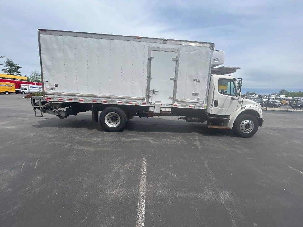 Refrigerated Truck-Light and Medium Duty Trucks-Freightliner-2020-M2-Londonderry-NH-185,350\n\t\tmiles-$ 42,750 - Image 15