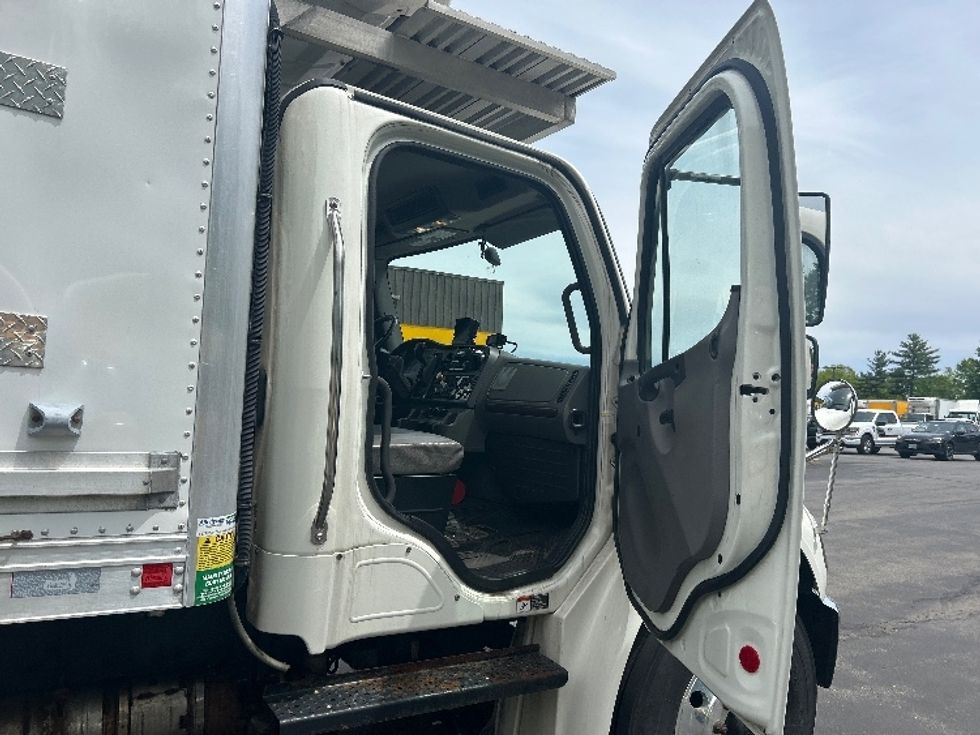 Refrigerated Truck-Light and Medium Duty Trucks-Freightliner-2020-M2-Londonderry-NH-185,350\n\t\tmiles-$ 42,750 - Image 20