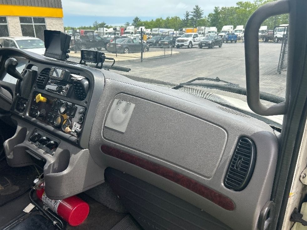 Refrigerated Truck-Light and Medium Duty Trucks-Freightliner-2020-M2-Londonderry-NH-185,350\n\t\tmiles-$ 42,750 - Image 21