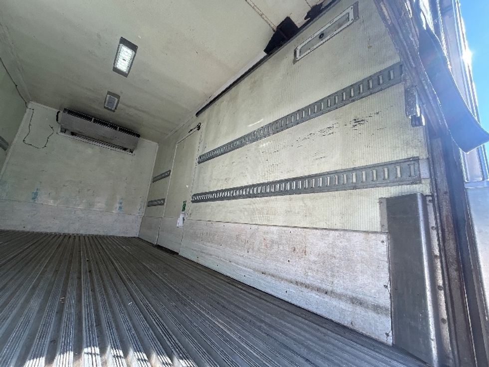 Refrigerated Truck-Light and Medium Duty Trucks-Freightliner-2020-M2-Londonderry-NH-187,125\n\t\tmiles-$ 46,000 - Image 12