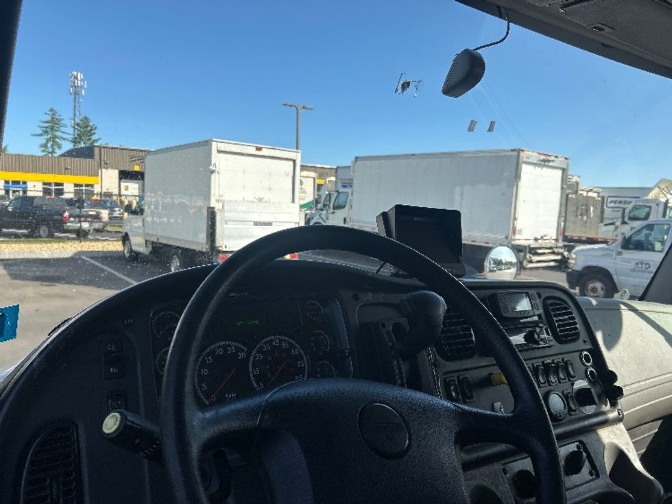 Refrigerated Truck-Light and Medium Duty Trucks-Freightliner-2020-M2-Londonderry-NH-187,125\n\t\tmiles-$ 46,000 - Image 17