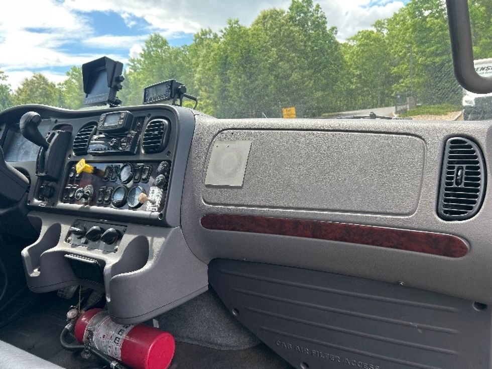Refrigerated Truck-Light and Medium Duty Trucks-Freightliner-2020-M2-Londonderry-NH-191,232\n\t\tmiles-$ 41,750 - Image 21