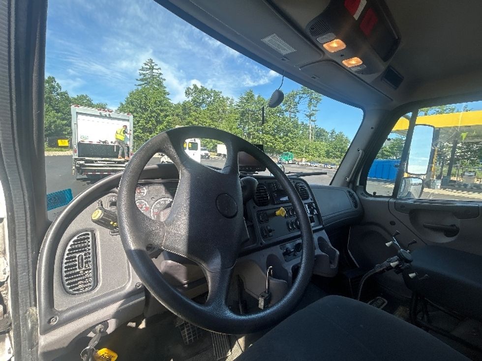 Refrigerated Truck-Light and Medium Duty Trucks-Freightliner-2020-M2-Londonderry-NH-207,404\n\t\tmiles-$ 41,250 - Image 18