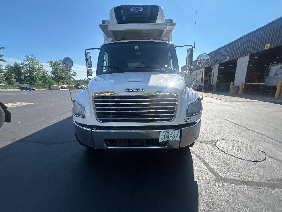 Refrigerated Truck-Light and Medium Duty Trucks-Freightliner-2020-M2-Londonderry-NH-207,404\n\t\tmiles-$ 41,250 - Image 2