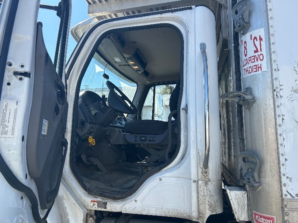 Refrigerated Truck-Light and Medium Duty Trucks-Freightliner-2020-M2-Londonderry-NH-218,654\n\t\tmiles-$ 51,500 - Image 16