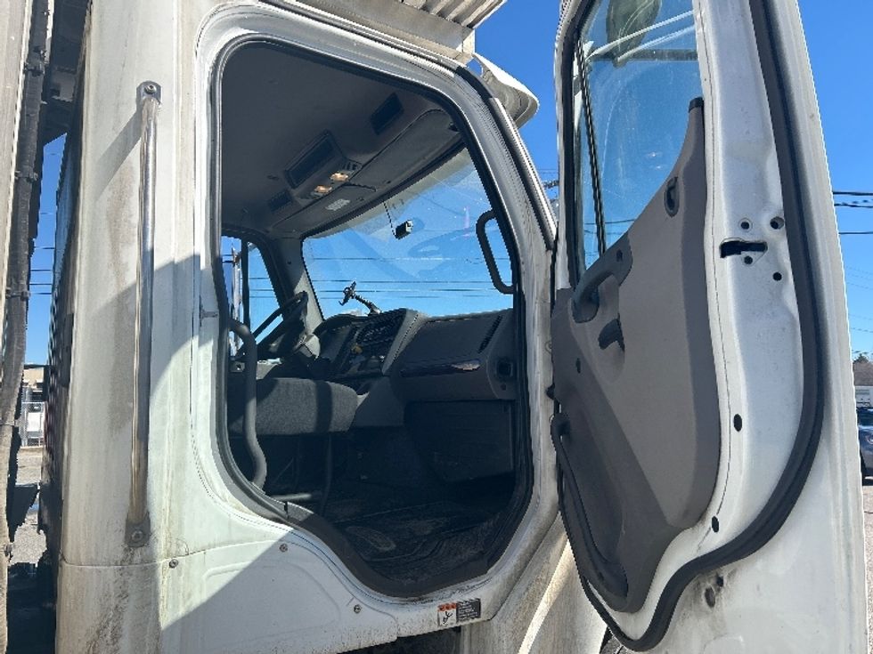Refrigerated Truck-Light and Medium Duty Trucks-Freightliner-2020-M2-Londonderry-NH-218,654\n\t\tmiles-$ 51,500 - Image 19