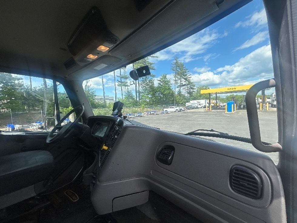 Refrigerated Truck-Light and Medium Duty Trucks-Freightliner-2020-M2-Londonderry-NH-238,365\n\t\tmiles-$ 56,500 - Image 21