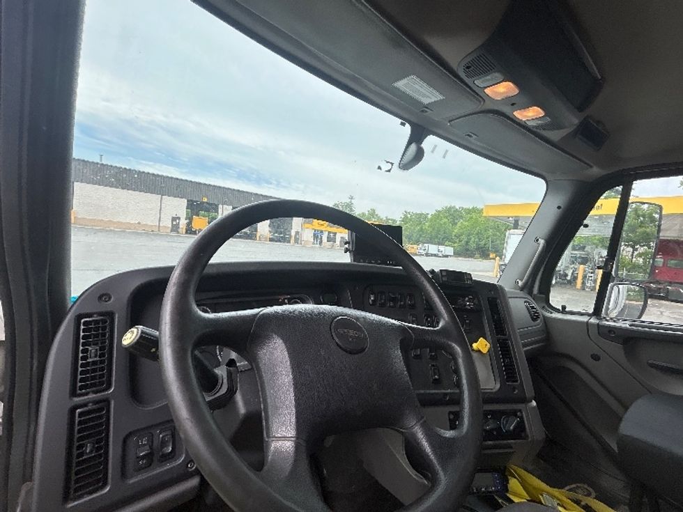 Refrigerated Truck-Light and Medium Duty Trucks-Freightliner-2020-M2-Londonderry-NH-239,095\n\t\tmiles-$ 58,250 - Image 17