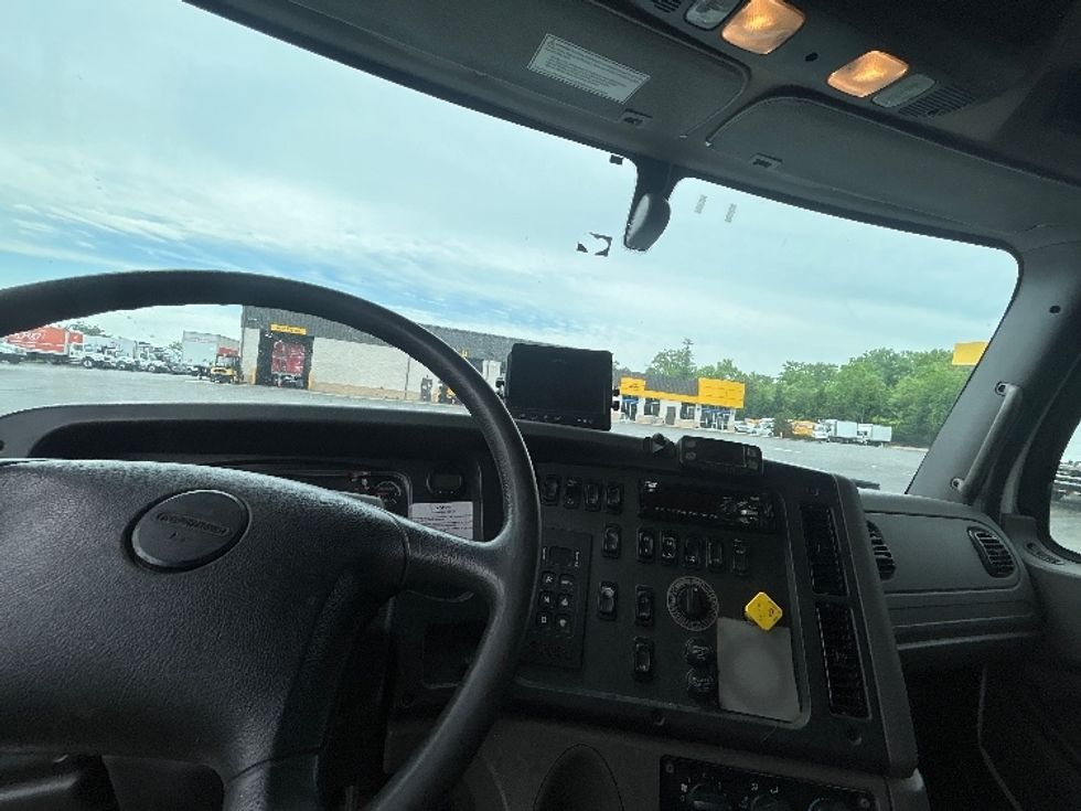 Refrigerated Truck-Light and Medium Duty Trucks-Freightliner-2020-M2-Londonderry-NH-239,095\n\t\tmiles-$ 58,250 - Image 18