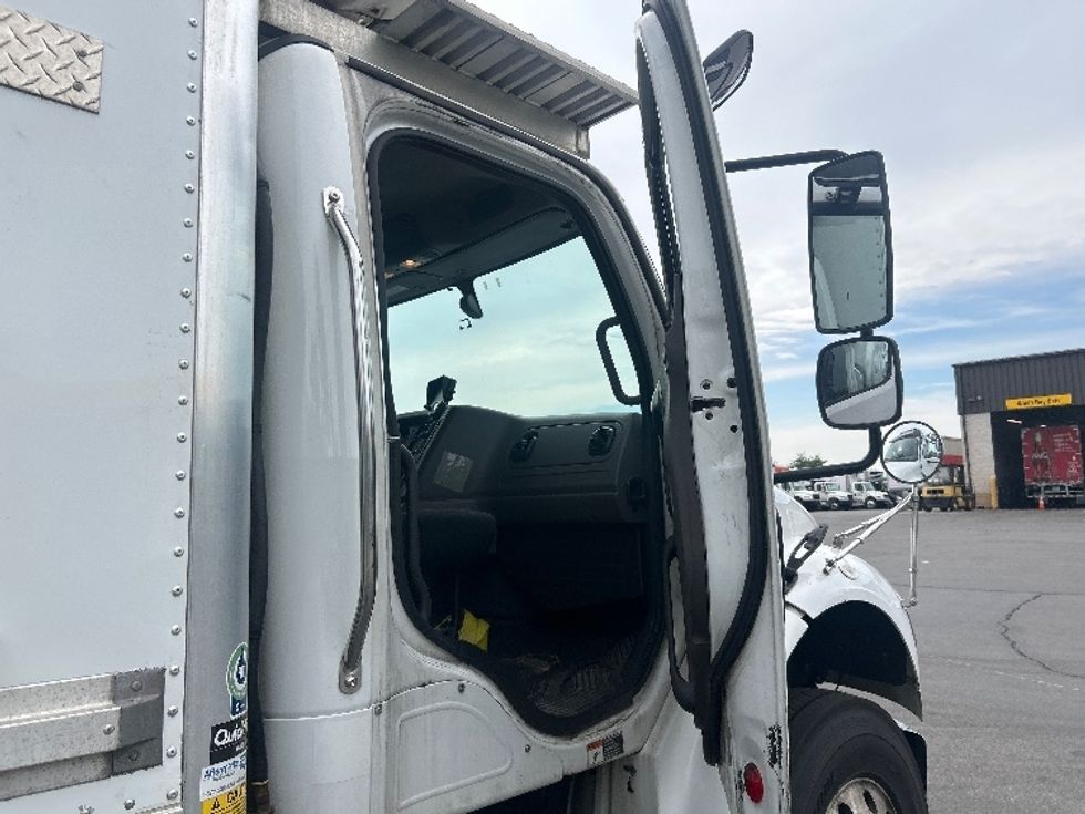 Refrigerated Truck-Light and Medium Duty Trucks-Freightliner-2020-M2-Londonderry-NH-239,095\n\t\tmiles-$ 58,250 - Image 20
