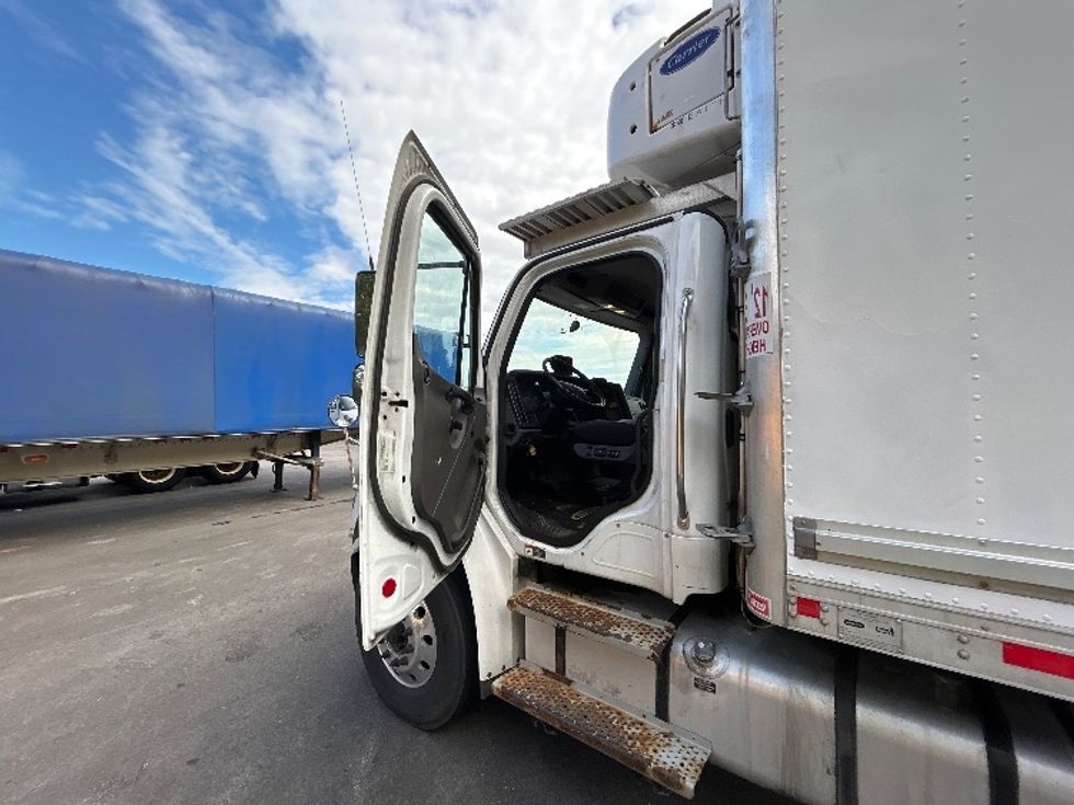 Refrigerated Truck-Light and Medium Duty Trucks-Freightliner-2020-M2-Londonderry-NH-263,598\n\t\tmiles-$ 53,750 - Image 16