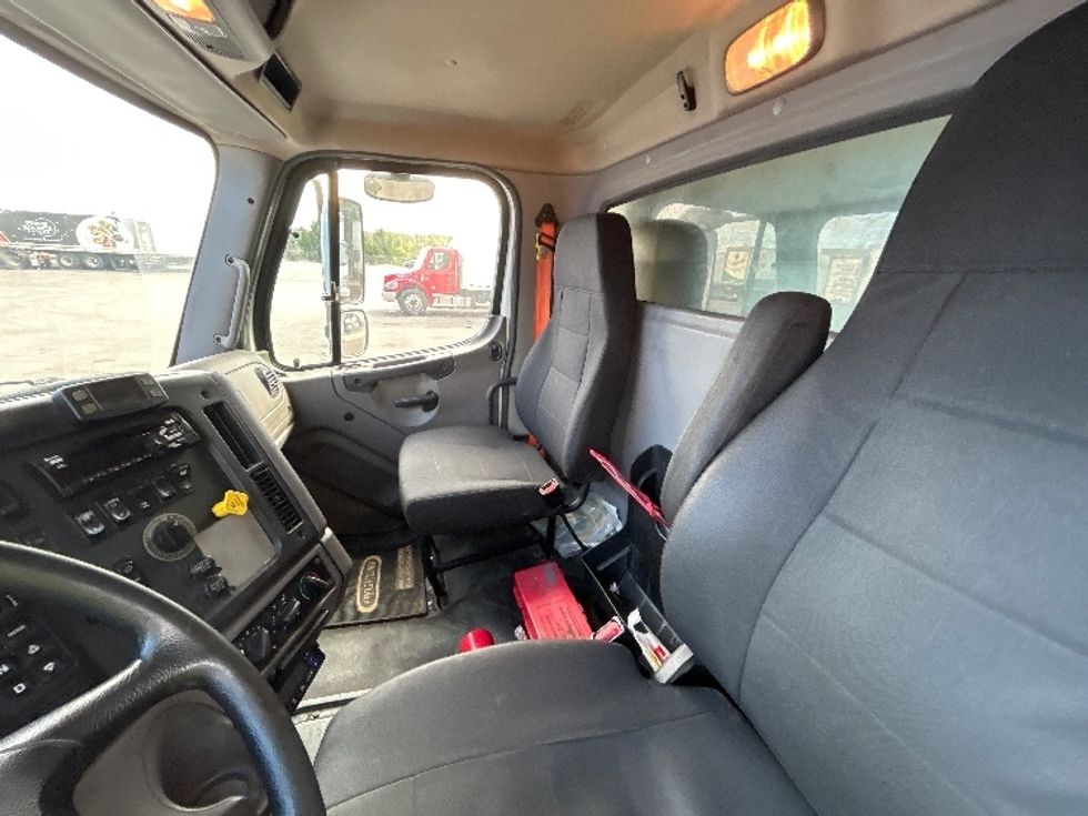 Refrigerated Truck-Light and Medium Duty Trucks-Freightliner-2020-M2-Londonderry-NH-263,598\n\t\tmiles-$ 53,750 - Image 19