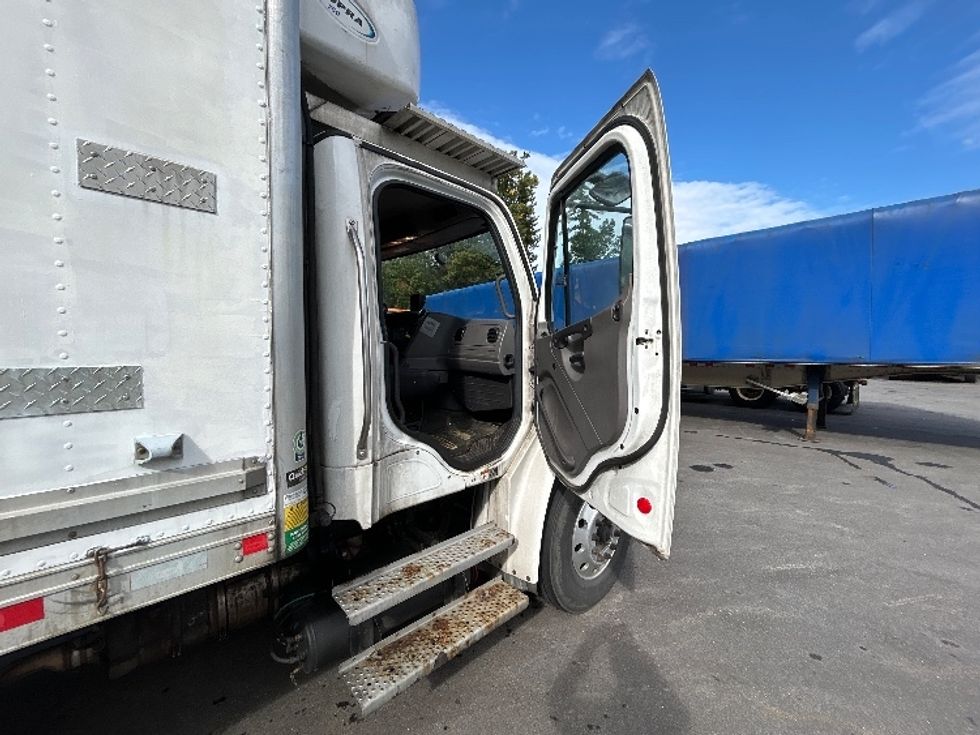 Refrigerated Truck-Light and Medium Duty Trucks-Freightliner-2020-M2-Londonderry-NH-263,598\n\t\tmiles-$ 53,750 - Image 20