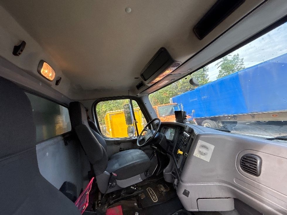 Refrigerated Truck-Light and Medium Duty Trucks-Freightliner-2020-M2-Londonderry-NH-263,598\n\t\tmiles-$ 53,750 - Image 22