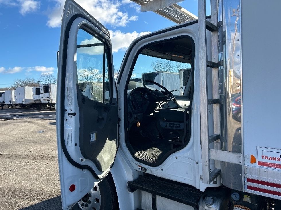 Refrigerated Truck-Light and Medium Duty Trucks-Freightliner-2020-M2-Londonderry-NH-272,000\n\t\tmiles-$ 50,000 - Image 16