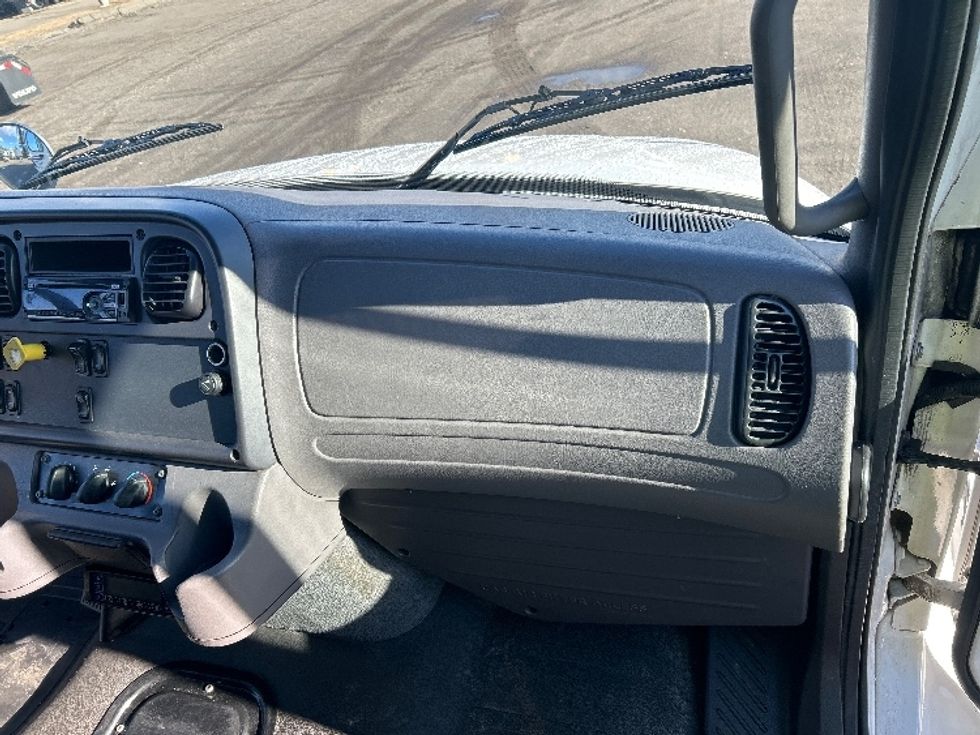 Refrigerated Truck-Light and Medium Duty Trucks-Freightliner-2020-M2-Londonderry-NH-272,000\n\t\tmiles-$ 50,000 - Image 21