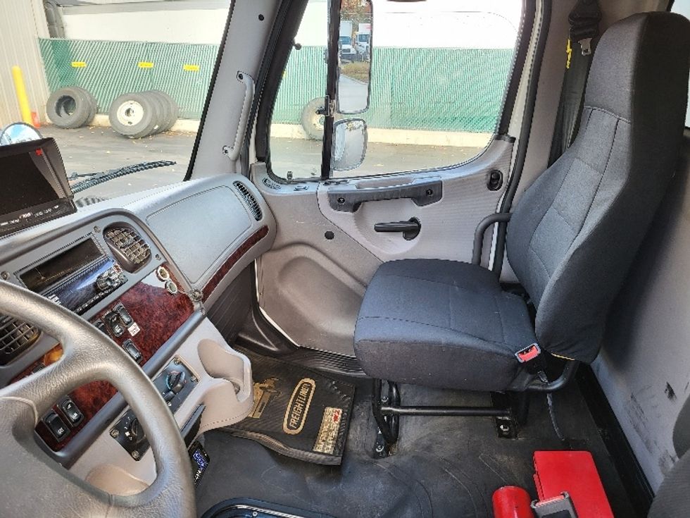 Refrigerated Truck-Light and Medium Duty Trucks-Freightliner-2020-M2-Londonderry-NH-278,844\n\t\tmiles-$ 38,750 - Image 19