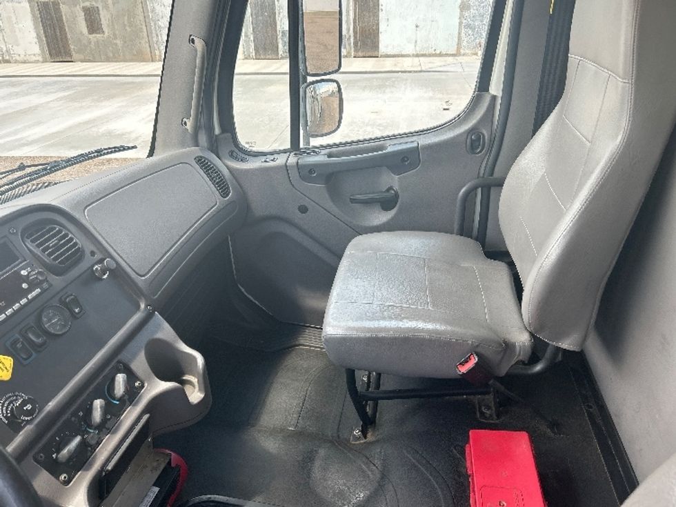 Refrigerated Truck-Light and Medium Duty Trucks-Freightliner-2020-M2-Lubbock-TX-106,082\n\t\tmiles-$ 72,750 - Image 19