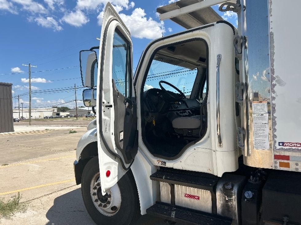 Refrigerated Truck-Light and Medium Duty Trucks-Freightliner-2020-M2-Lubbock-TX-89,491\n\t\tmiles-$ 69,750 - Image 16