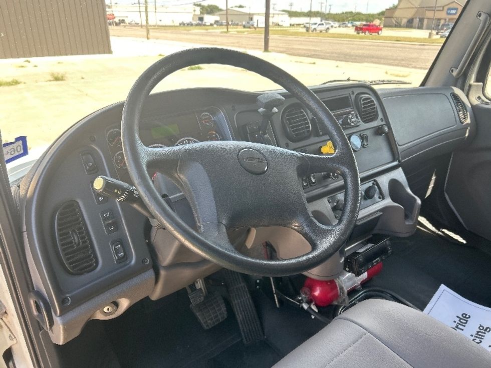Refrigerated Truck-Light and Medium Duty Trucks-Freightliner-2020-M2-Lubbock-TX-89,491\n\t\tmiles-$ 69,750 - Image 17