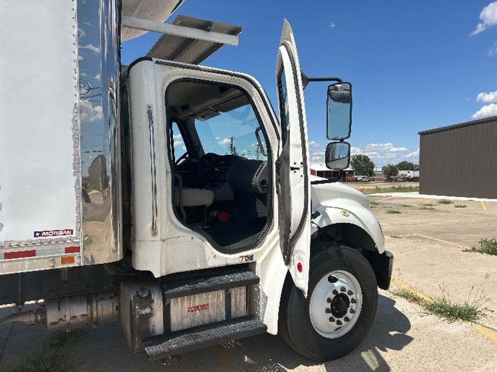 Refrigerated Truck-Light and Medium Duty Trucks-Freightliner-2020-M2-Lubbock-TX-89,491\n\t\tmiles-$ 69,750 - Image 20