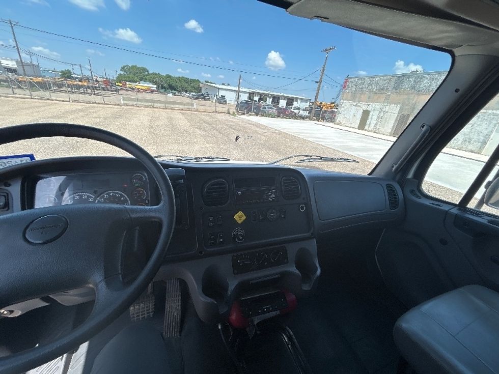 Refrigerated Truck-Light and Medium Duty Trucks-Freightliner-2020-M2-Lubbock-TX-97,207\n\t\tmiles-$ 73,500 - Image 17