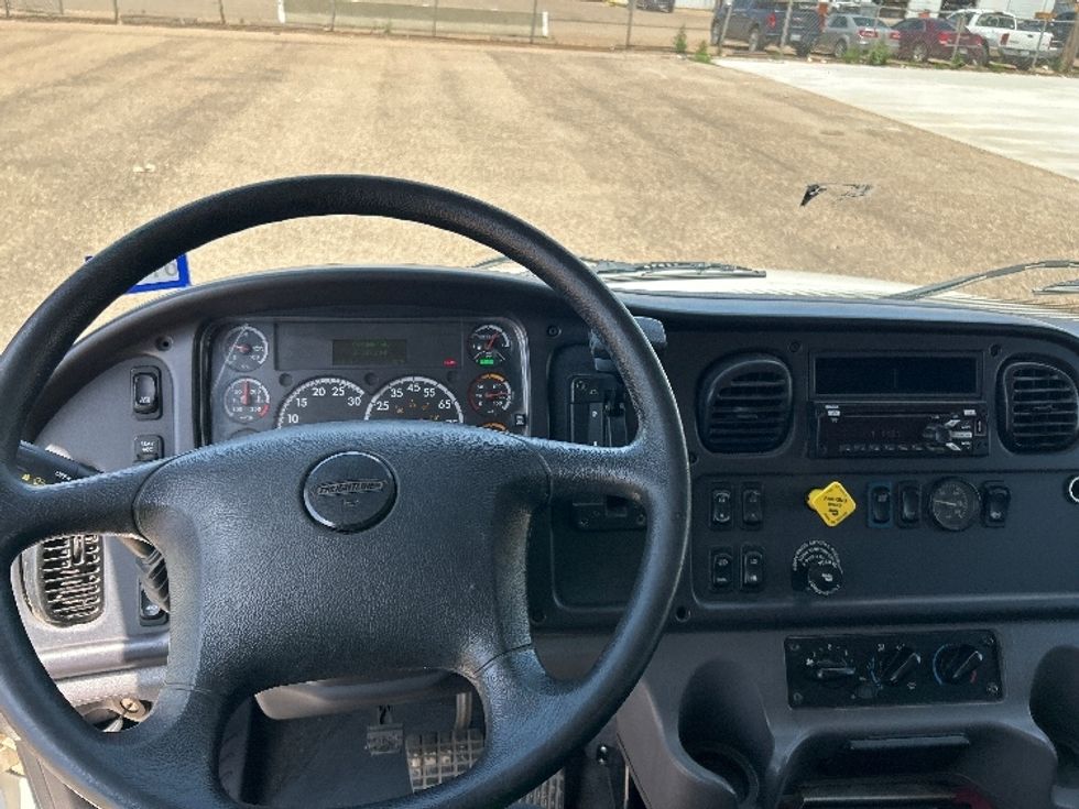 Refrigerated Truck-Light and Medium Duty Trucks-Freightliner-2020-M2-Lubbock-TX-97,207\n\t\tmiles-$ 73,500 - Image 18