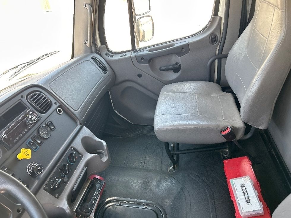 Refrigerated Truck-Light and Medium Duty Trucks-Freightliner-2020-M2-Lubbock-TX-97,207\n\t\tmiles-$ 73,500 - Image 19