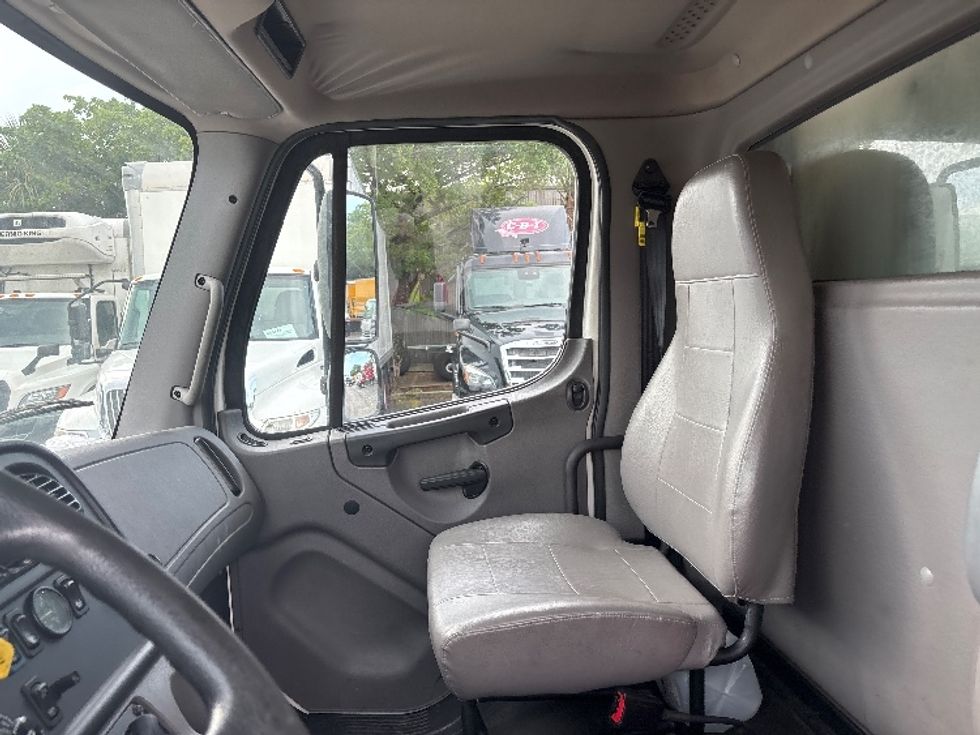 Refrigerated Truck-Light and Medium Duty Trucks-Freightliner-2020-M2-Medley-FL-234,857\n\t\tmiles-$ 41,250 - Image 16