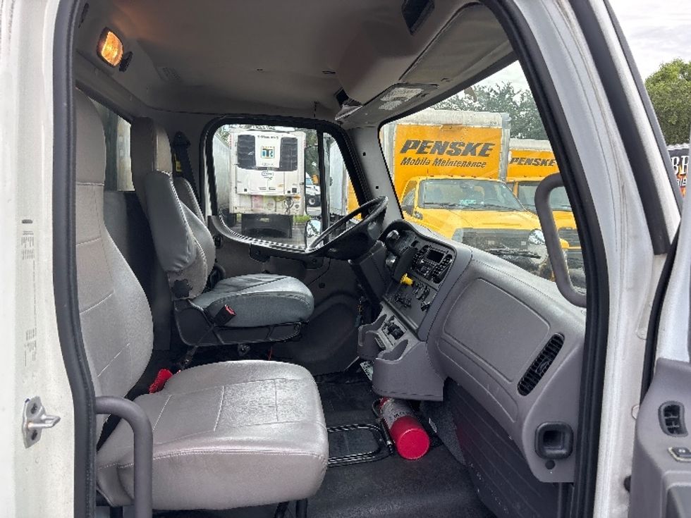 Refrigerated Truck-Light and Medium Duty Trucks-Freightliner-2020-M2-Medley-FL-234,857\n\t\tmiles-$ 41,250 - Image 19