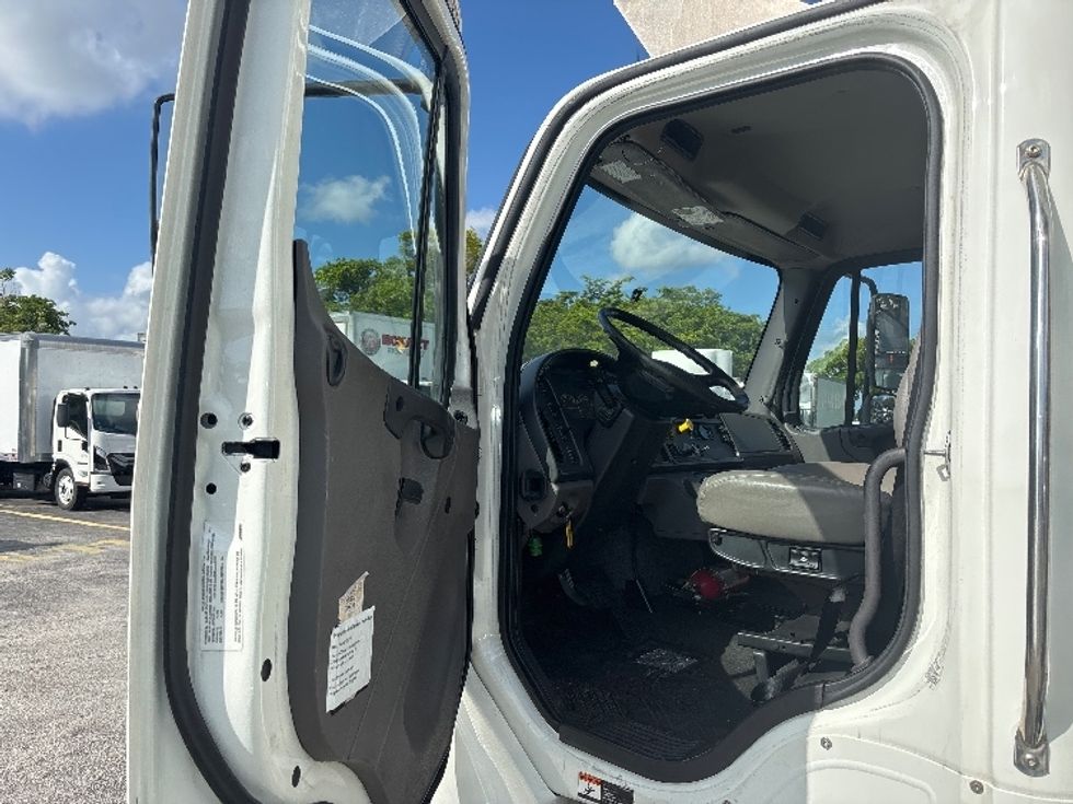 Refrigerated Truck-Light and Medium Duty Trucks-Freightliner-2020-M2-Medley-FL-235,076\n\t\tmiles-$ 49,250 - Image 14