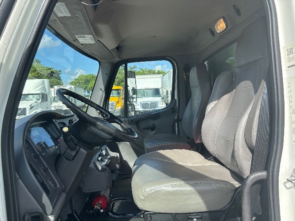 Refrigerated Truck-Light and Medium Duty Trucks-Freightliner-2020-M2-Medley-FL-235,076\n\t\tmiles-$ 49,250 - Image 15
