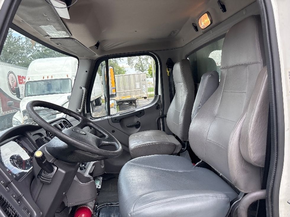 Refrigerated Truck-Light and Medium Duty Trucks-Freightliner-2020-M2-Medley-FL-255,448\n\t\tmiles-$ 43,250 - Image 14