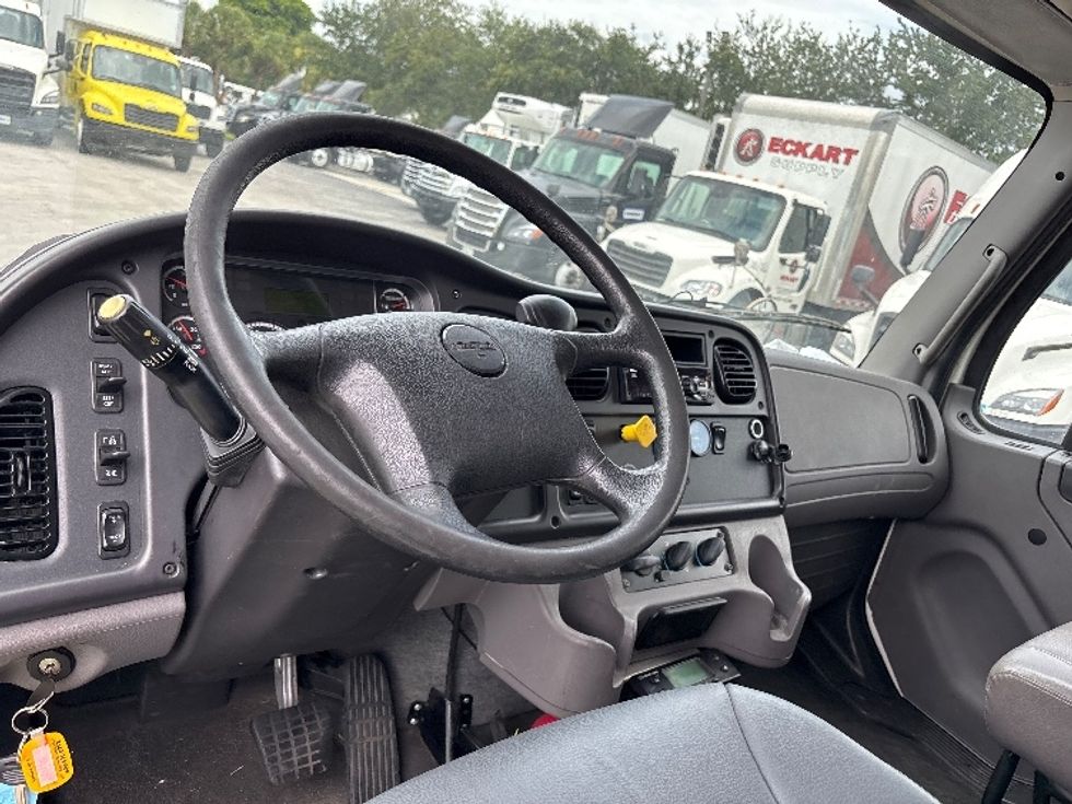 Refrigerated Truck-Light and Medium Duty Trucks-Freightliner-2020-M2-Medley-FL-255,448\n\t\tmiles-$ 43,250 - Image 15