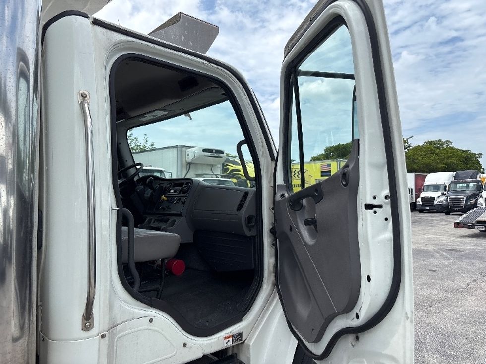 Refrigerated Truck-Light and Medium Duty Trucks-Freightliner-2020-M2-Medley-FL-255,448\n\t\tmiles-$ 43,250 - Image 17