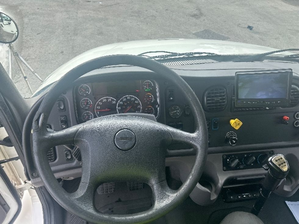 Refrigerated Truck-Light and Medium Duty Trucks-Freightliner-2020-M2-Medley-FL-298,522\n\t\tmiles-$ 43,500 - Image 17