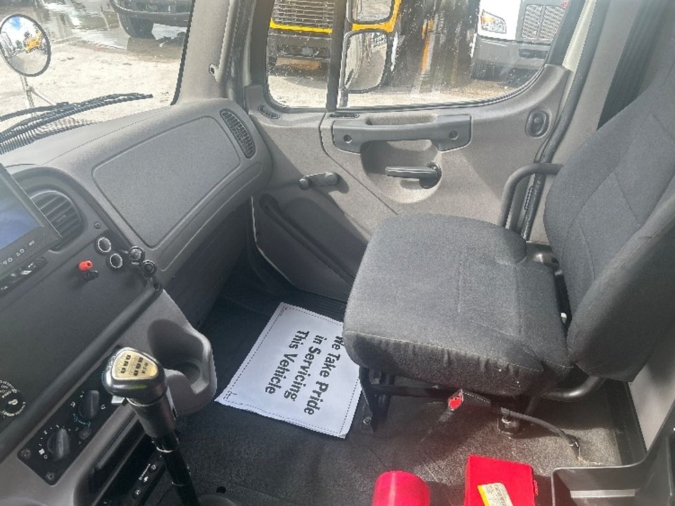 Refrigerated Truck-Light and Medium Duty Trucks-Freightliner-2020-M2-Medley-FL-298,522\n\t\tmiles-$ 43,500 - Image 19