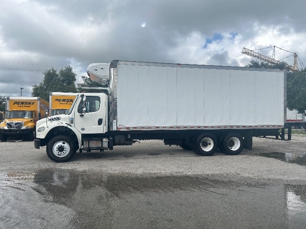 Refrigerated Truck-Light and Medium Duty Trucks-Freightliner-2020-M2-Medley-FL-298,522\n\t\tmiles-$ 43,500 - Image 4
