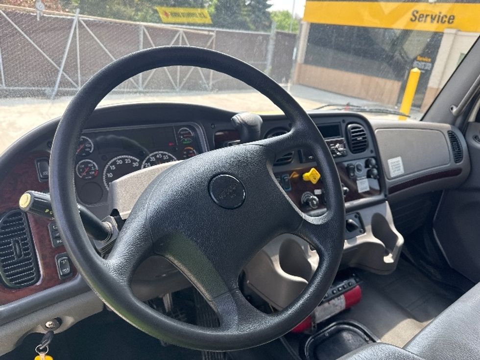 Refrigerated Truck-Light and Medium Duty Trucks-Freightliner-2020-M2-Middlefield-OH-119,109\n\t\tmiles-$ 77,000 - Image 17