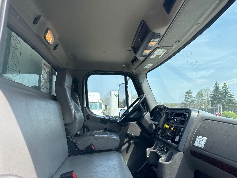 Refrigerated Truck-Light and Medium Duty Trucks-Freightliner-2020-M2-Middlefield-OH-119,109\n\t\tmiles-$ 77,000 - Image 22