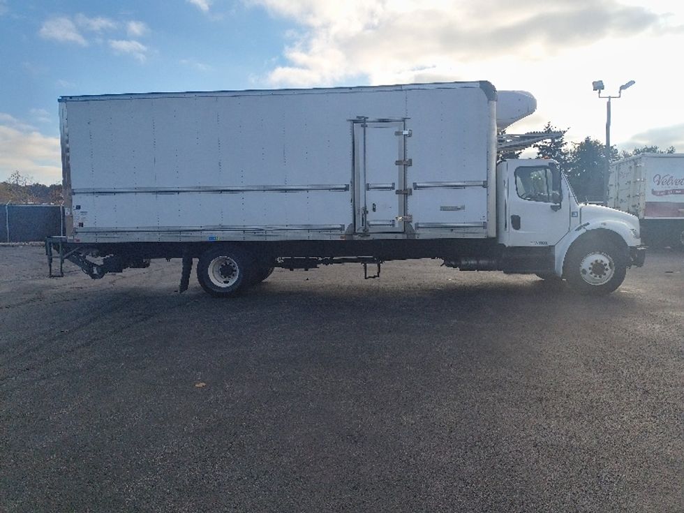 Refrigerated Truck-Light and Medium Duty Trucks-Freightliner-2020-M2-Middlefield-OH-123,146\n\t\tmiles-$ 61,250 - Image 15
