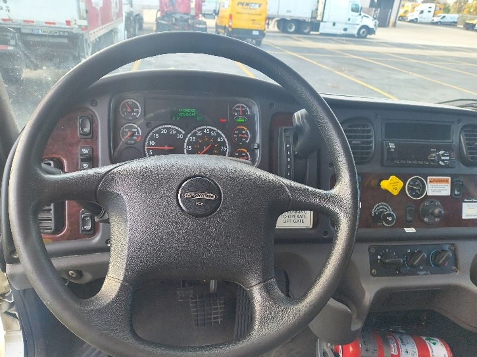 Refrigerated Truck-Light and Medium Duty Trucks-Freightliner-2020-M2-Middlefield-OH-123,146\n\t\tmiles-$ 61,250 - Image 18