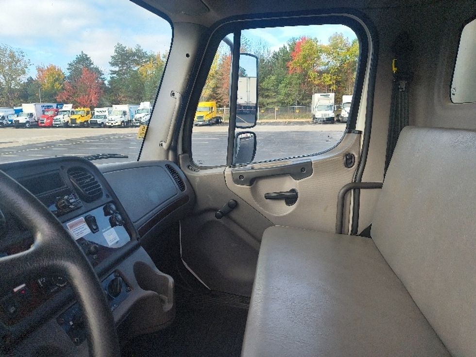 Refrigerated Truck-Light and Medium Duty Trucks-Freightliner-2020-M2-Middlefield-OH-123,146\n\t\tmiles-$ 61,250 - Image 19