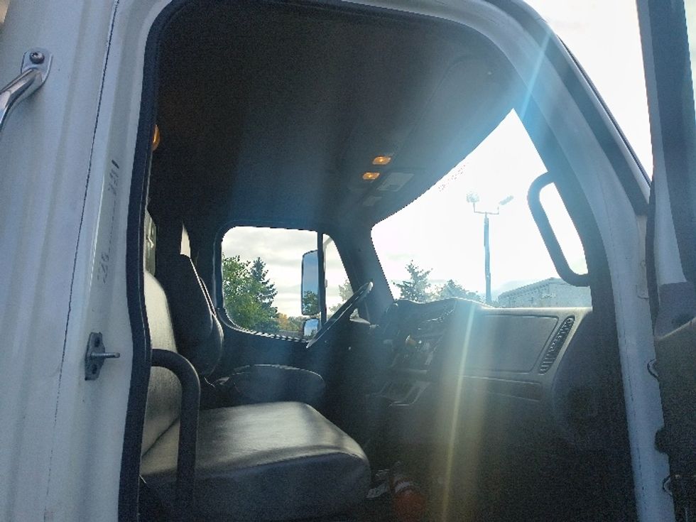 Refrigerated Truck-Light and Medium Duty Trucks-Freightliner-2020-M2-Middlefield-OH-123,146\n\t\tmiles-$ 61,250 - Image 20