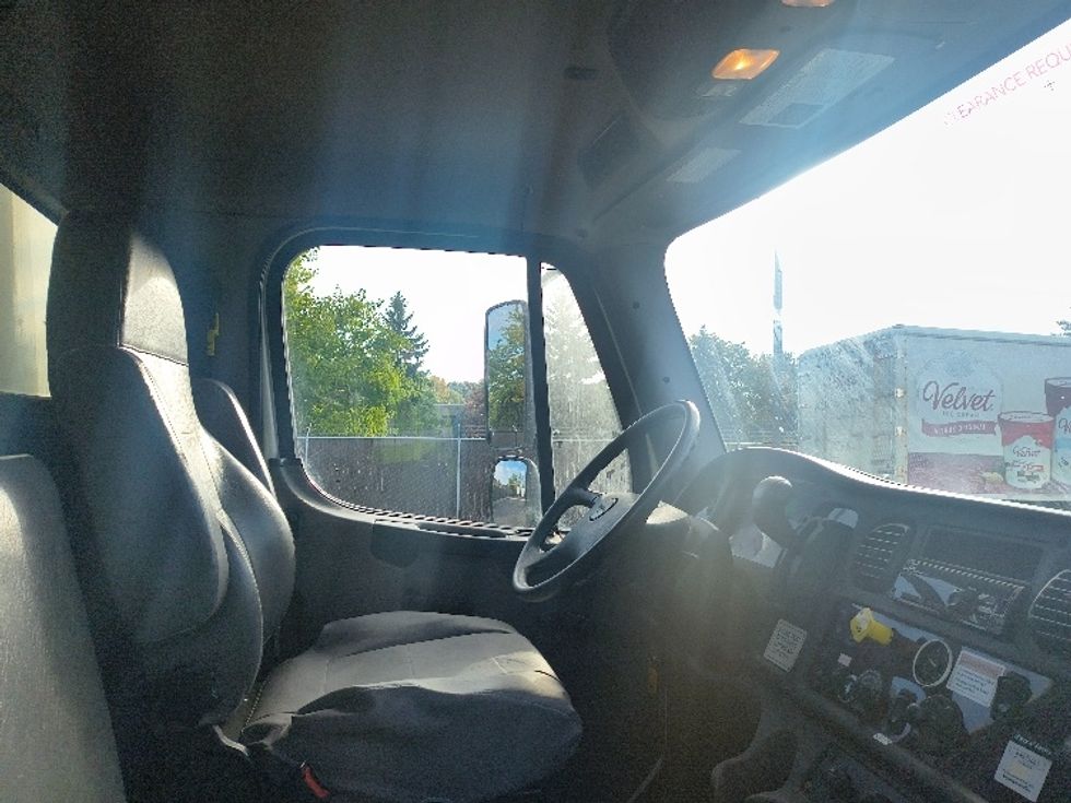 Refrigerated Truck-Light and Medium Duty Trucks-Freightliner-2020-M2-Middlefield-OH-123,146\n\t\tmiles-$ 61,250 - Image 22