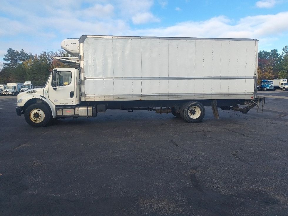 Refrigerated Truck-Light and Medium Duty Trucks-Freightliner-2020-M2-Middlefield-OH-123,146\n\t\tmiles-$ 61,250 - Image 4