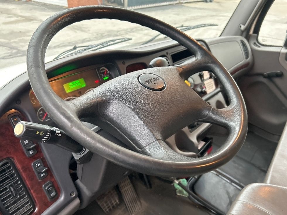 Refrigerated Truck-Light and Medium Duty Trucks-Freightliner-2020-M2-Middlefield-OH-135,878\n\t\tmiles-$ 59,250 - Image 17