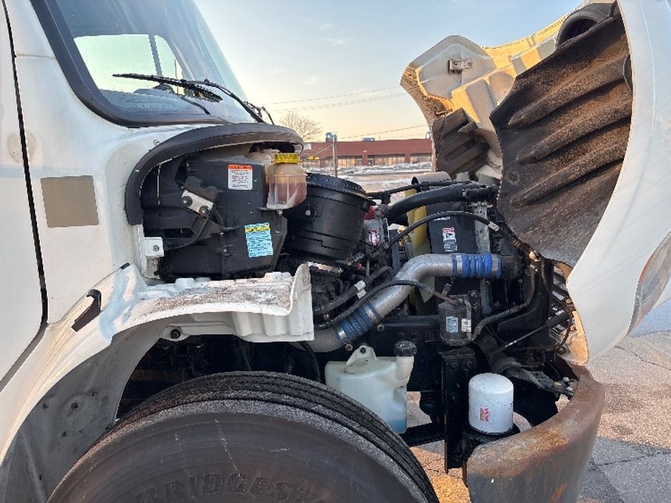 Refrigerated Truck-Light and Medium Duty Trucks-Freightliner-2020-M2-Mississauga-ON-136,197\n\t\tkm-$ 72,000 - Image 23